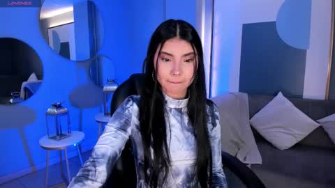 Call me Mia  online show from November 2, 2025, 11:34 am