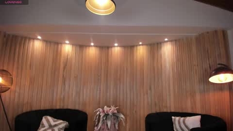 Snapshot of mialaurence_ chatting on June 3, 2026, 7:08 pm Call me Mia online show from June 3, 2026, 7:08 pm