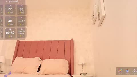 Mia Lopez online show from November 15, 2025, 8:05 pm