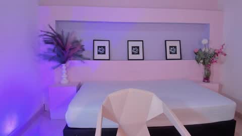 mialux5 online show from September 8, 2025, 3:33 pm