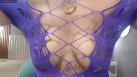 mialux5 online show from October 21, 2025, 1:23 pm