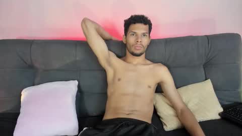 Mia online show from October 11, 2025, 7:23 pm