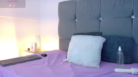 Snapshot of miamackleyn_ chatting on April 30, 2026, 3:40 pm MIA online show from April 30, 2026, 3:40 pm