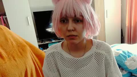 Mia online show from April 20, 2026, 12:08 pm