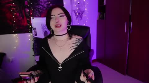 Lili online show from April 19, 2026, 2:11 am