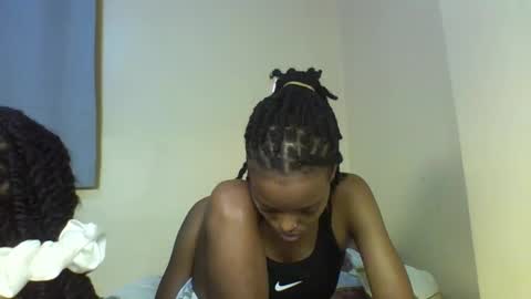 Muffin online show from November 21, 2025, 1:04 am