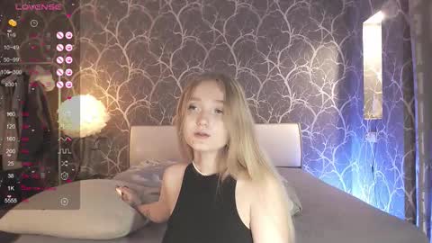 Mia online show from October 20, 2025, 5:24 pm