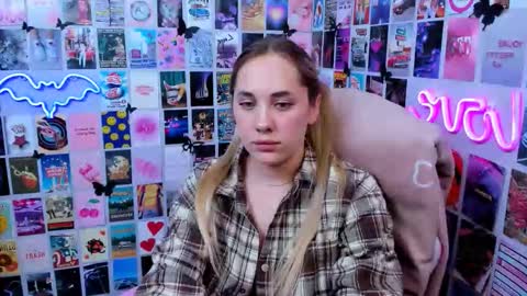 Snapshot of miamilas chatting on October 7, 2025, 5:32 pm miamilas online show from October 7, 2025, 5:32 pm