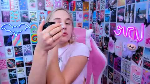 Snapshot of miamilas chatting on December 17, 2025, 11:38 am miamilas online show from December 17, 2025, 11:38 am