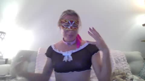 miamitransgirl305 online show from March 26, 2026, 2:06 am