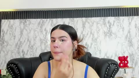 Mia   -5 7001400 Follow  online show from February 11, 2025, 12:16 pm