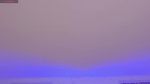 Mia   -5 7001400 Follow  online show from October 7, 2025, 1:08 pm