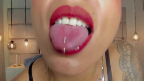 Mia Morgann online show from January 2, 2025, 6:01 pm