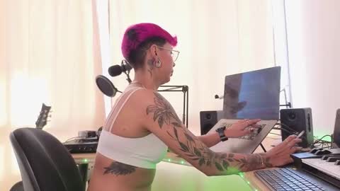 Mia Morgann online show from December 14, 2025, 2:00 pm