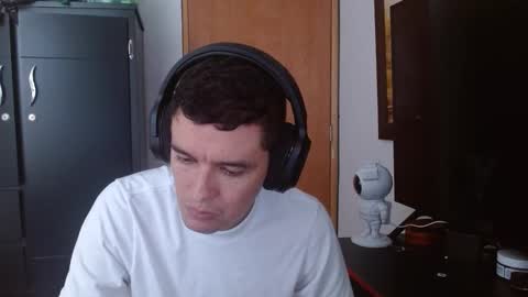 miaou_miaou online show from February 11, 2025, 8:42 pm