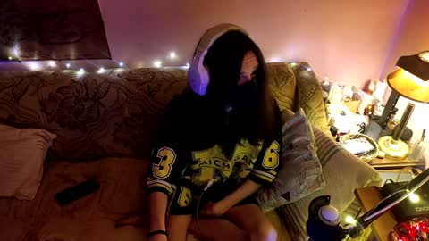 Kristien online show from February 9, 2025, 1:00 am