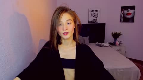 Mia online show from December 25, 2024, 6:30 pm