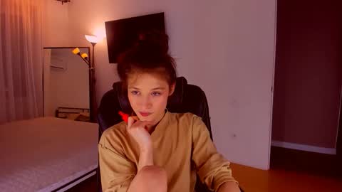 Mia online show from February 5, 2026, 6:23 pm