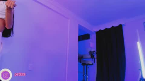 miapink_ofi_ online show from October 8, 2025, 1:25 am