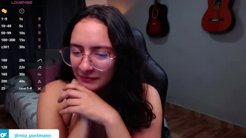 MIAPORTMANN online show from December 4, 2024, 12:03 pm