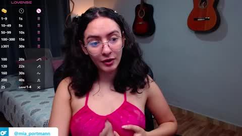 MIAPORTMANN online show from January 9, 2025, 9:16 am