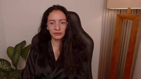 MIAPORTMANN online show from February 24, 2026, 8:23 am