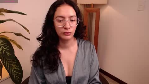 MIAPORTMANN online show from April 25, 2026, 12:19 pm