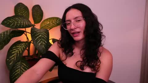 Snapshot of miaportman chatting on May 23, 2026, 3:23 am MIAPORTMANN online show from May 23, 2026, 3:23 am