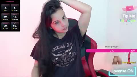 miarobinn_ online show from November 12, 2025, 8:04 am