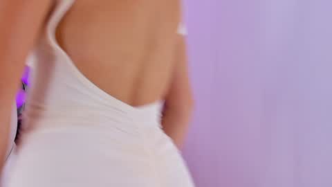 Mia online show from December 18, 2024, 6:57 pm