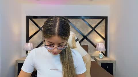 Snapshot of miasilverr chatting on July 16, 2026, 7:31 pm Mia online show from July 16, 2026, 7:31 pm