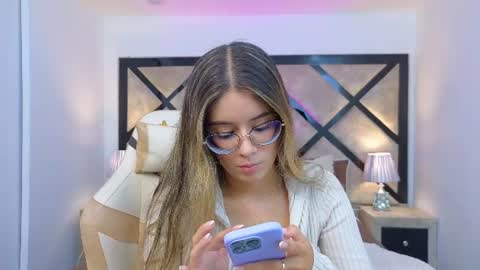Snapshot of miasilverr chatting on July 25, 2026, 7:22 pm Mia online show from July 25, 2026, 7:22 pm