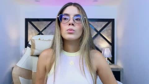 Snapshot of miasilverr chatting on July 27, 2026, 7:21 pm Mia online show from July 27, 2026, 7:21 pm