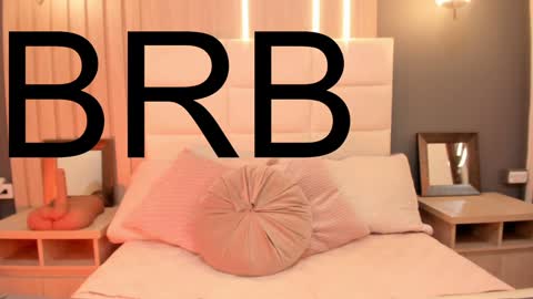 Mia online show from December 12, 2024, 7:04 pm