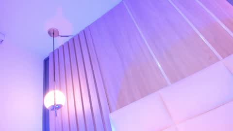 Mia online show from February 27, 2025, 10:42 pm