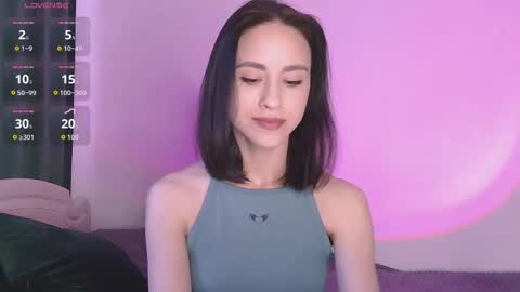 Mia online show from October 13, 2025, 6:35 am