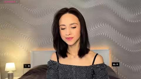 Mia online show from March 6, 2026, 6:32 am