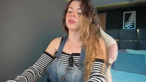 miatorres4 online show from October 25, 2025, 3:58 am