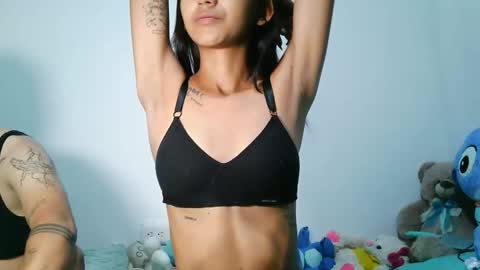 MiaValeria online show from April 16, 2026, 9:32 am