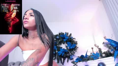 Mia Vegas online show from December 22, 2025, 11:02 pm