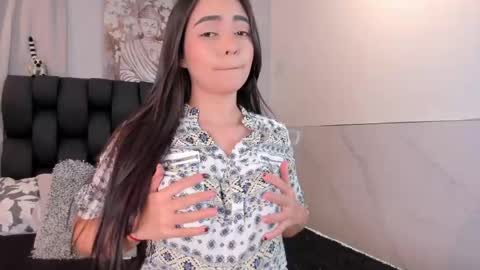 miavelvet1 online show from April 22, 2026, 2:25 am