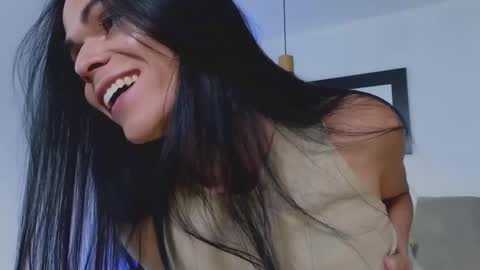 Mia online show from January 27, 2025, 3:18 pm