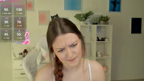 Mia online show from December 1, 2025, 4:17 am