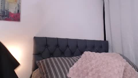 Mia Wilson online show from September 13, 2025, 3:28 am