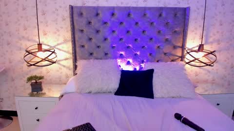 Mia winx  online show from December 24, 2024, 2:10 am