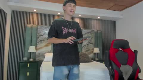 Michael online show from October 9, 2025, 9:13 pm