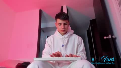 Michael Boy online show from October 31, 2025, 8:21 pm