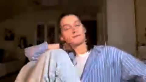 Emily online show from November 20, 2025, 2:39 pm