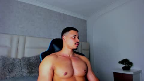 Michael online show from November 21, 2025, 3:05 am