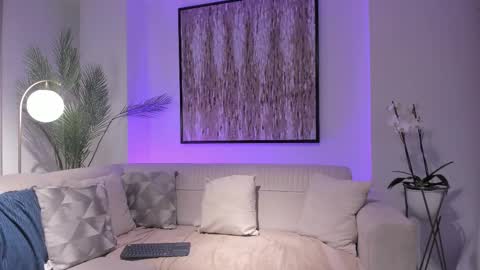 Michael Salens independent model online show from March 1, 2025, 10:24 am